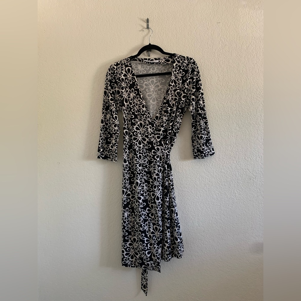 DVF Diane von Furstenberg New Julian Two 8 Wrap Dress Cotton Silk Black White
